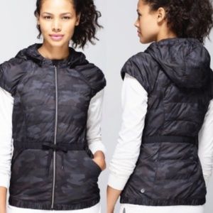 Lululemon Spring Fling Puffy Vest Camo - 10